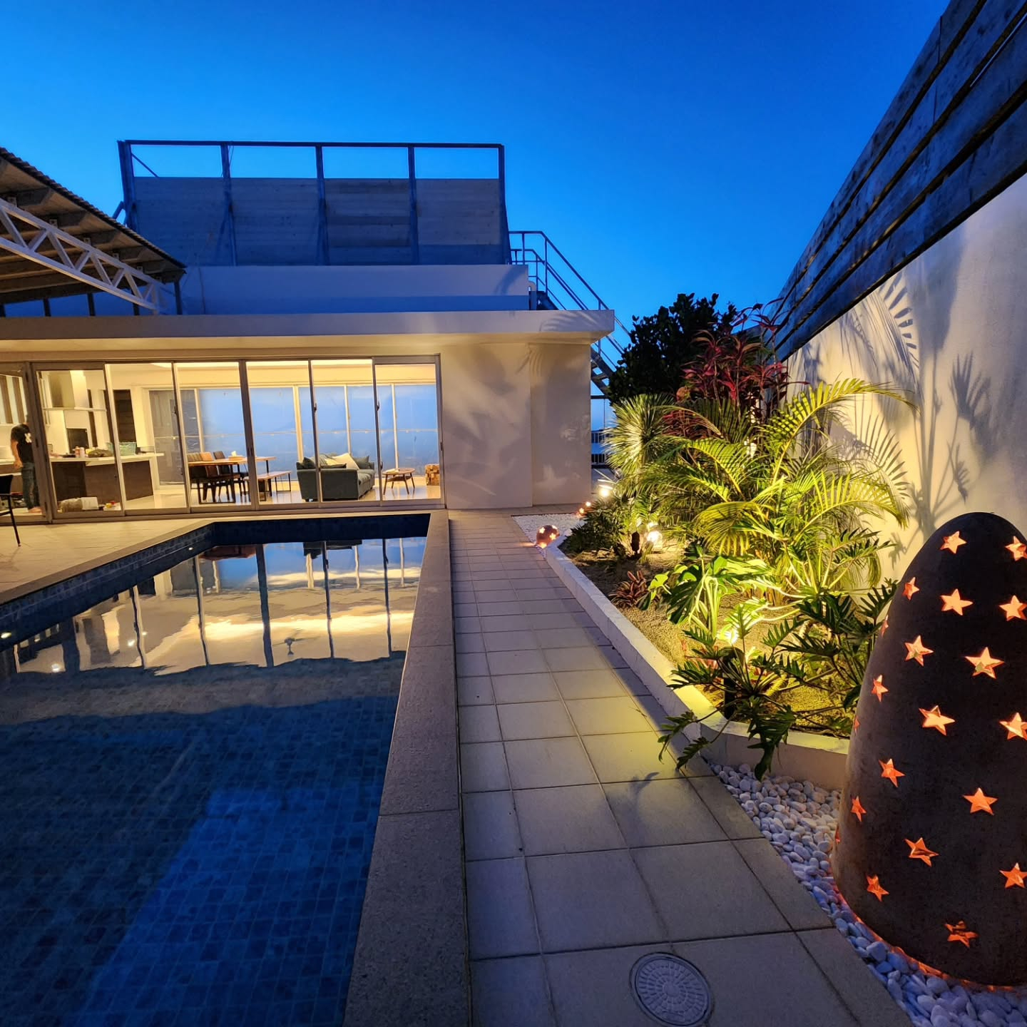 プールヴィラあまはです。